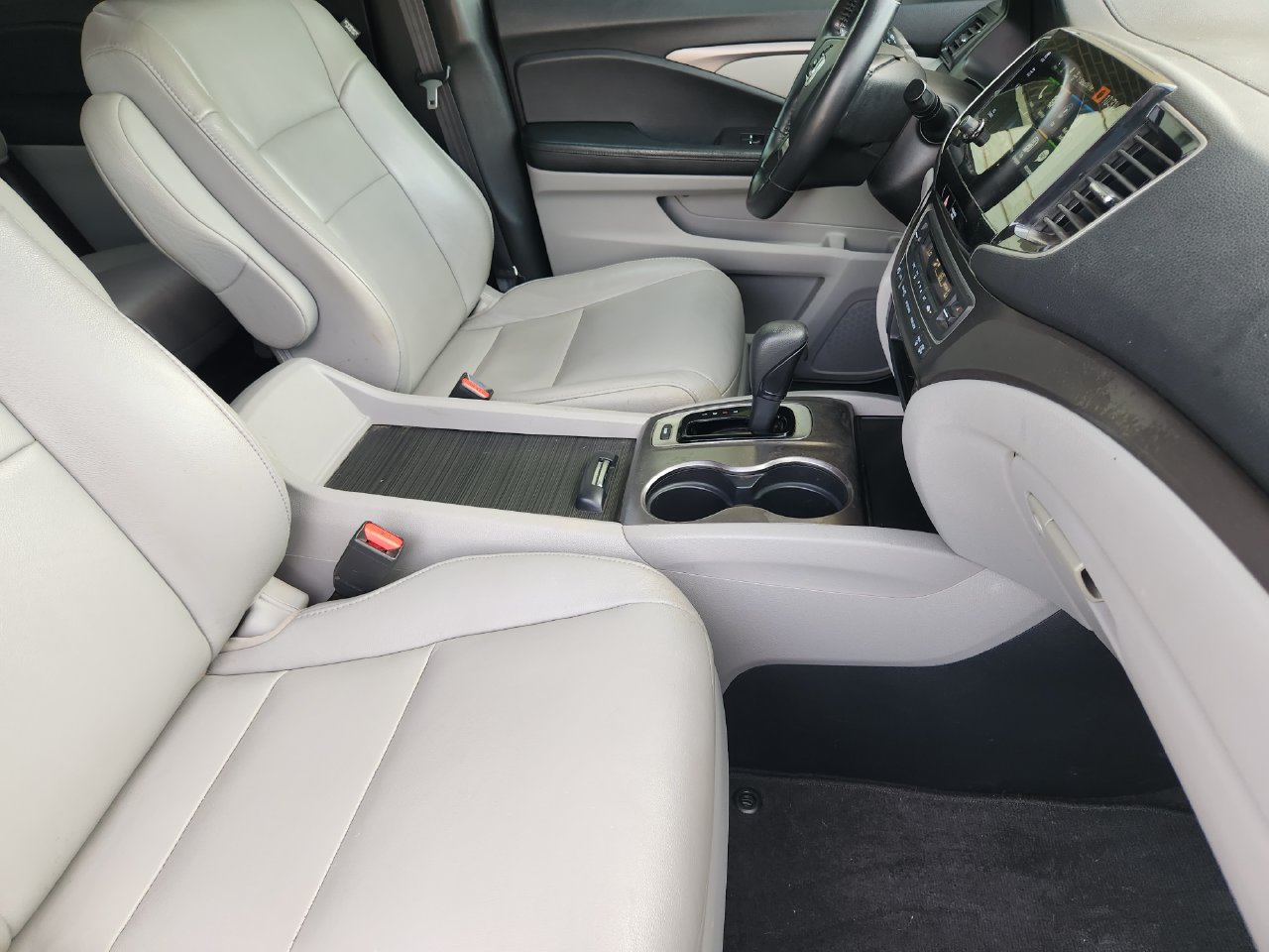 2020 Honda Pilot EX-L - Photo 13