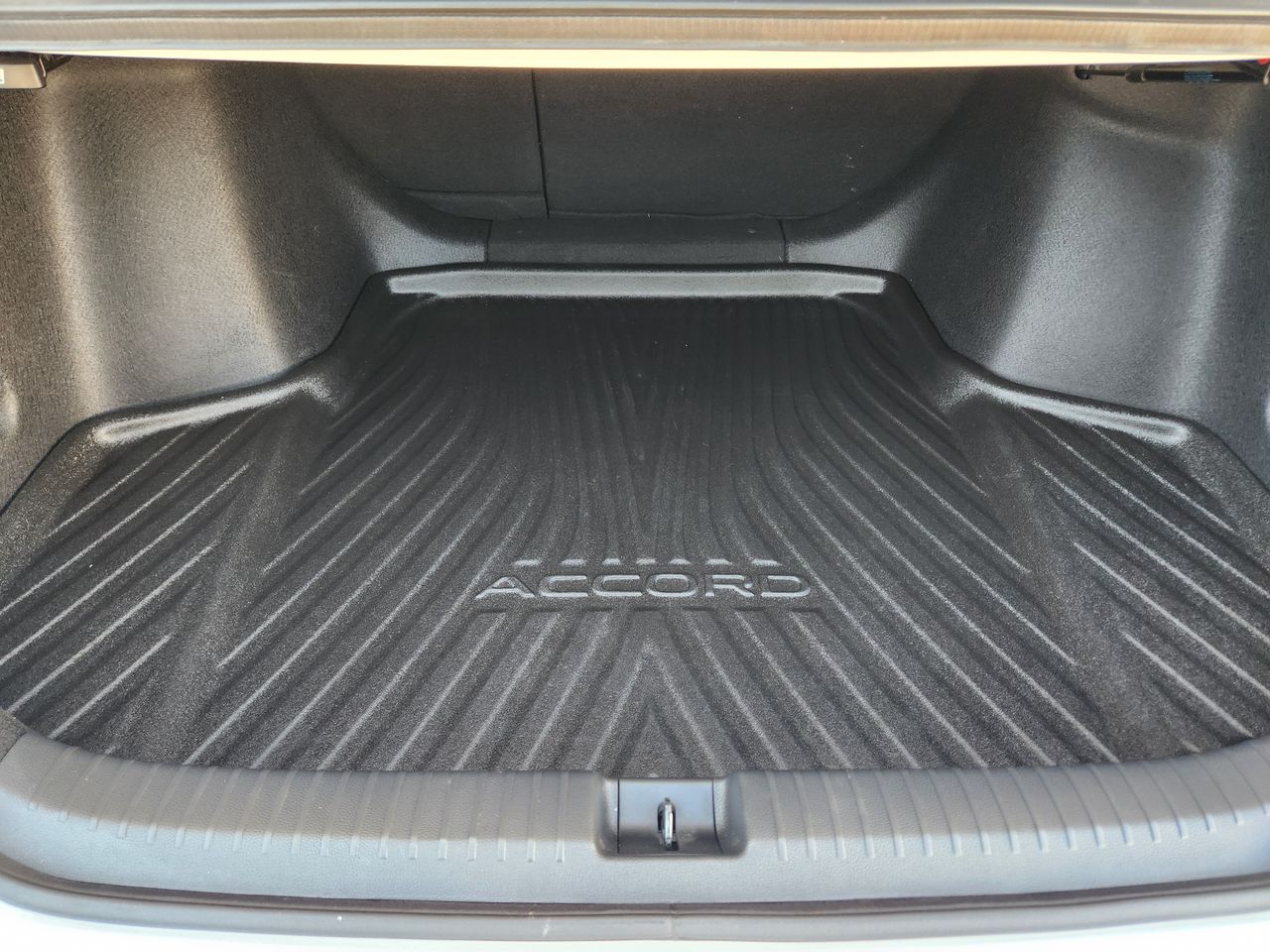 2024 Honda Accord Hybrid EX-L - Photo 31