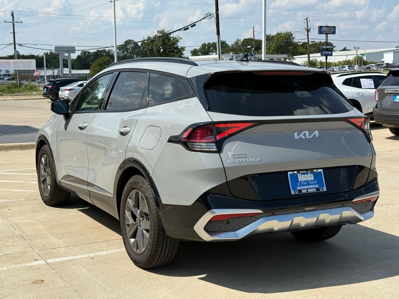2023 Kia Sportage SX photo 2
