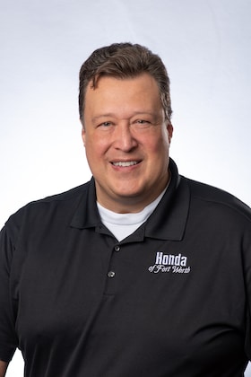 Staff member Manny Martinez from ID_19defe29d6b8