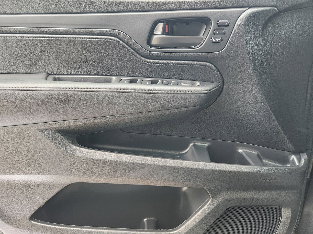 2025 Honda Odyssey EX-L - Photo 22