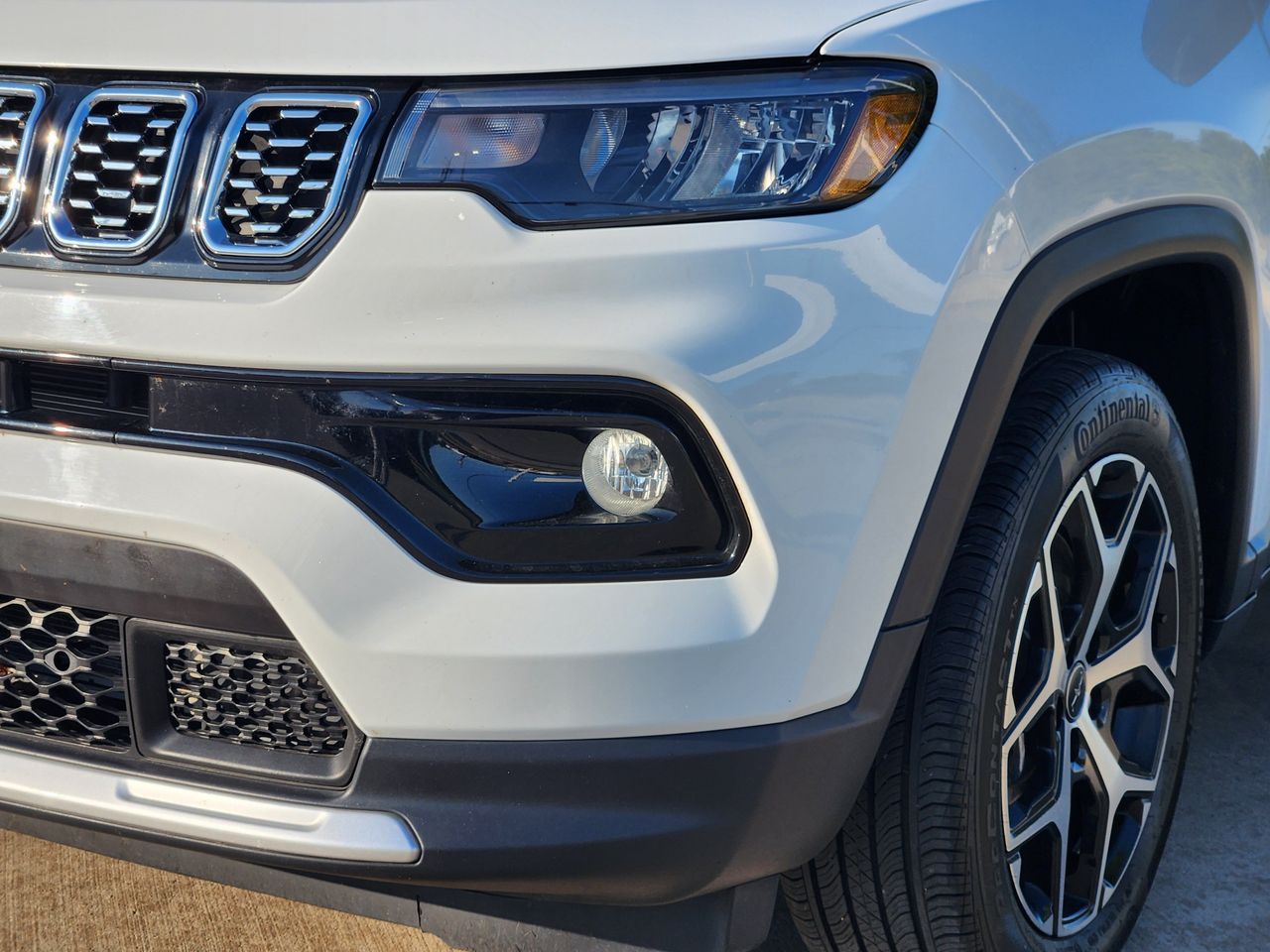 2025 Jeep Compass Limited - Photo 9