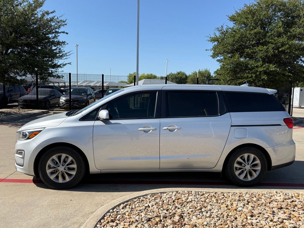 Used 2019 Kia Sedona LX with VIN KNDMB5C15K6525441 for sale in Fort Worth, TX