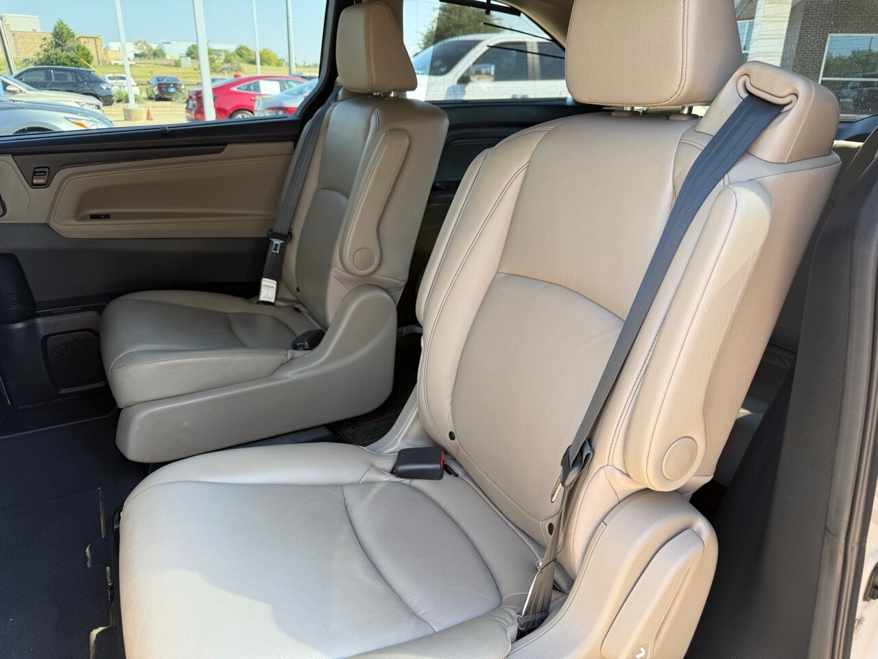 2023 Honda Odyssey Touring photo 4