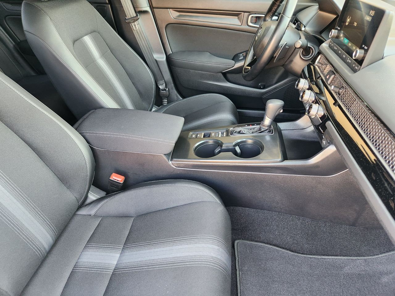 2025 Honda Civic Sport - Photo 13