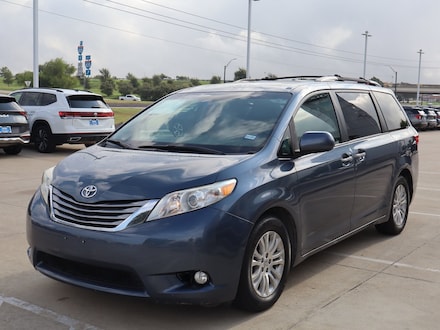 2017 Toyota Sienna XLE Van