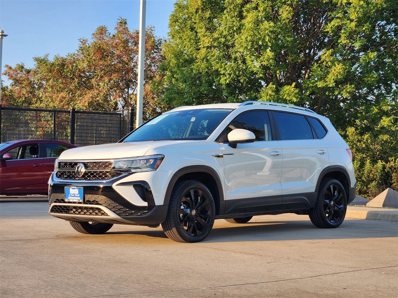 2023 Volkswagen Taos SE photo 3