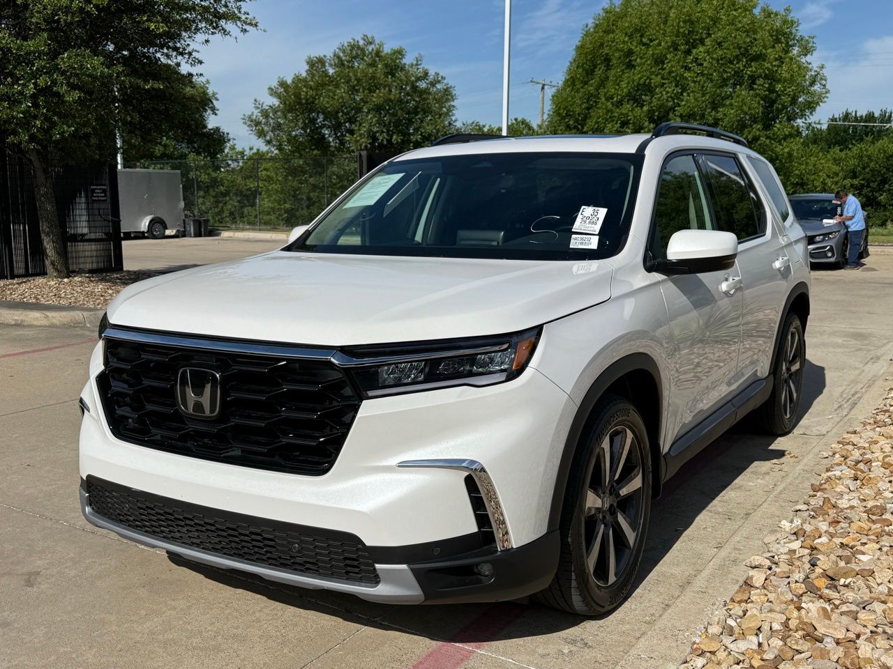 2023 Honda Pilot Touring AWD's photo
