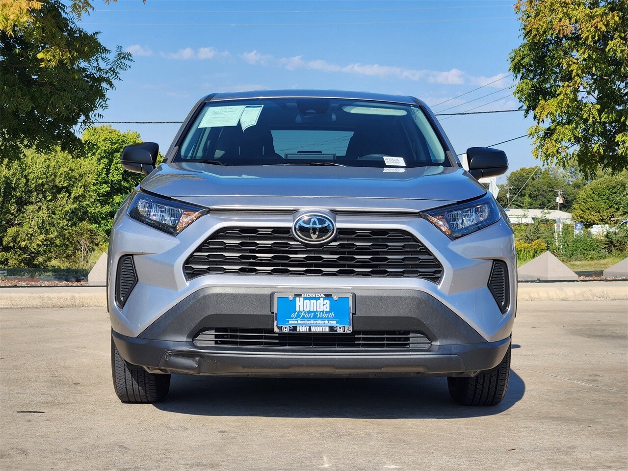 2022 Toyota RAV4 LE photo 2