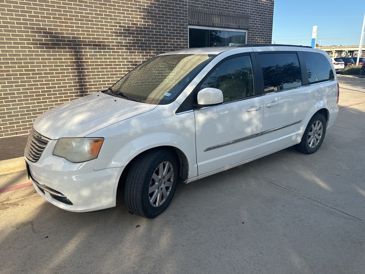 2011 Chrysler Town & Country Touring-L's photo
