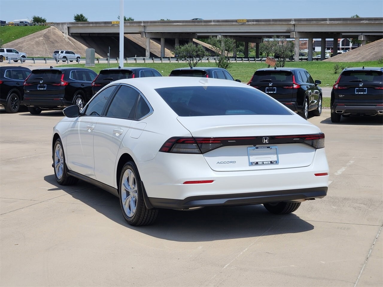 2025 Honda Accord LX photo 4