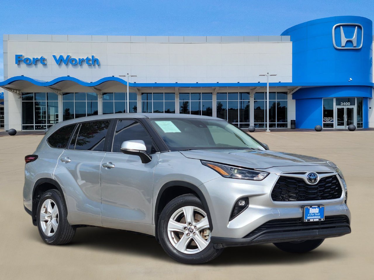 Used 2024 Toyota Highlander LE SUV
