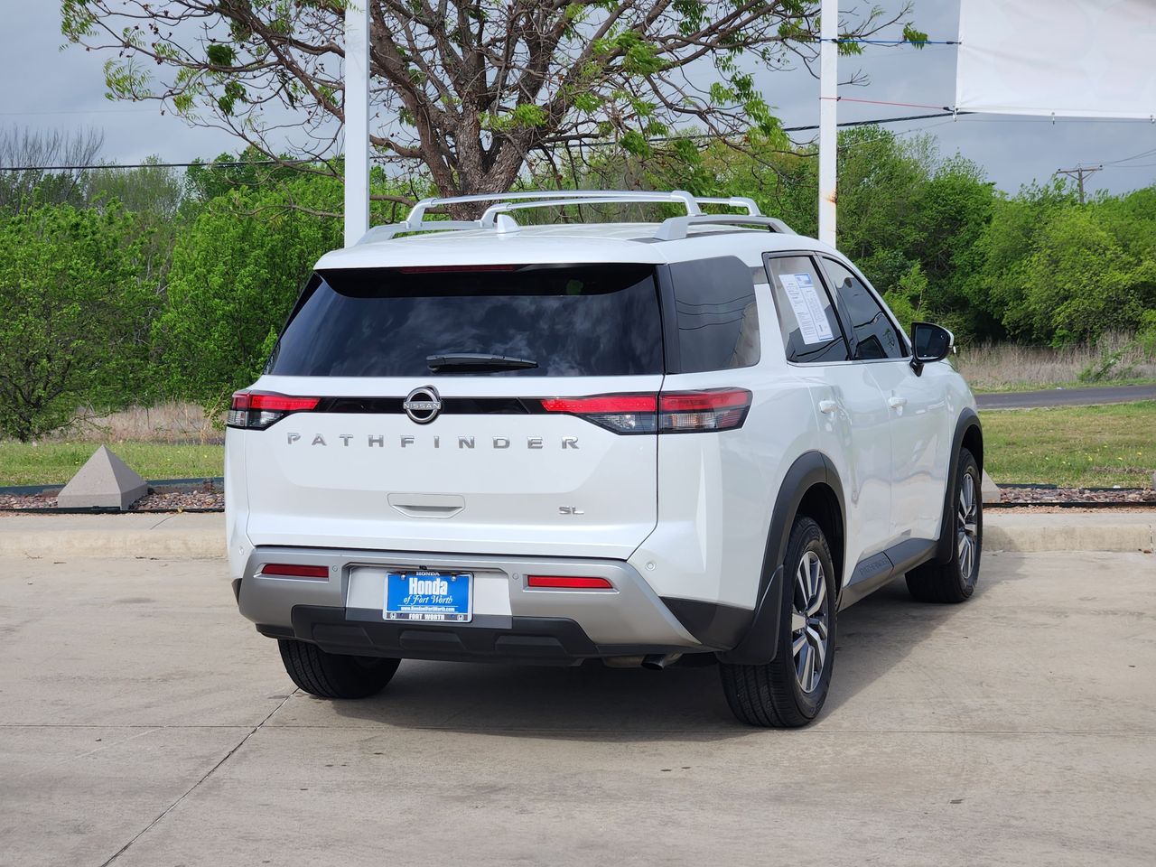 View vehicle photo 5