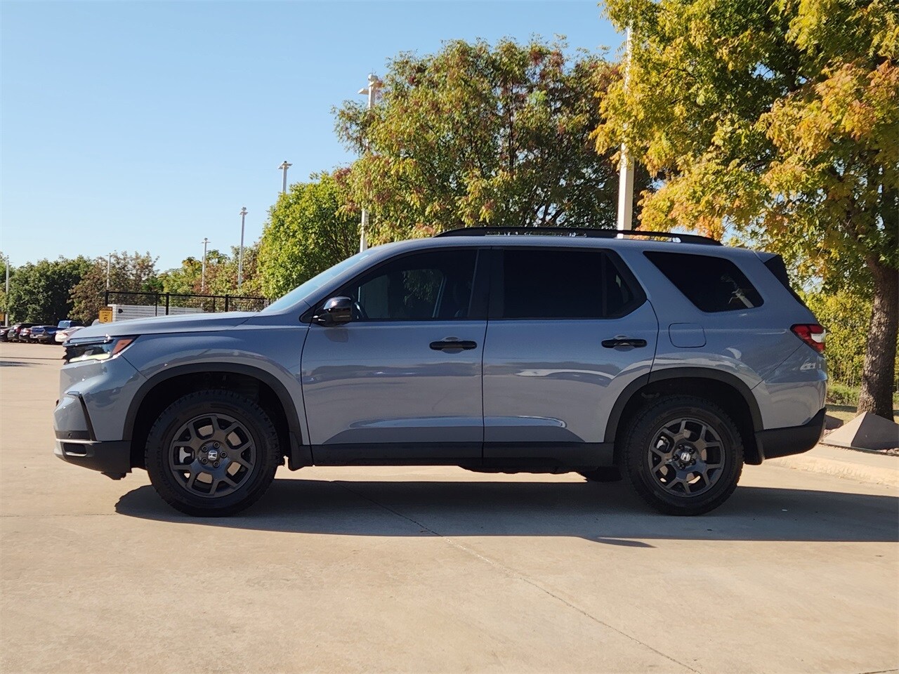 2024 Honda Pilot TrailSport photo 3