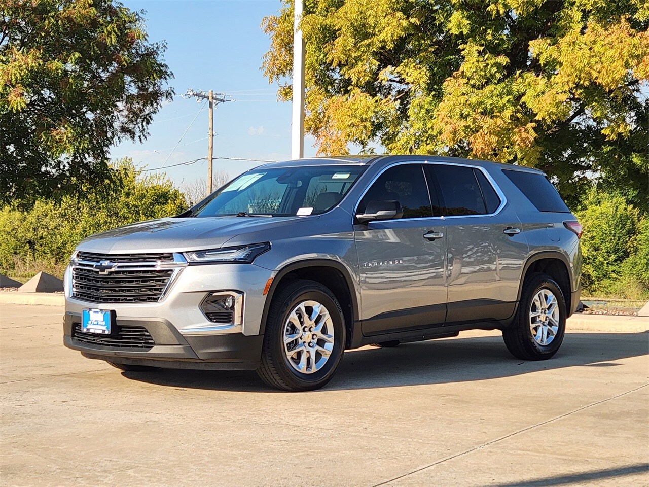 2023 Chevrolet Traverse LS photo 3