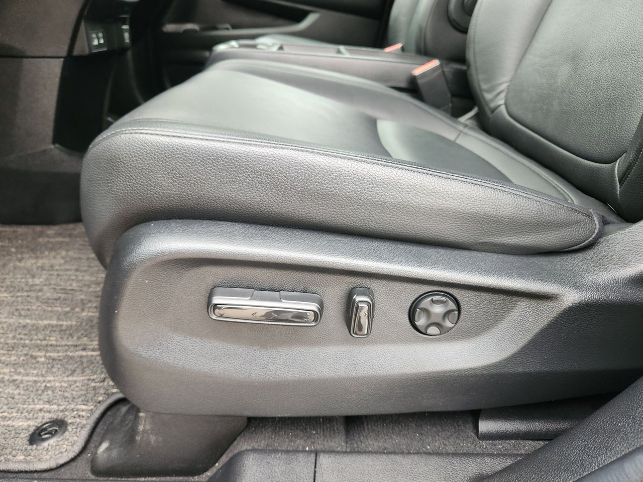2025 Honda Odyssey EX-L - Photo 23