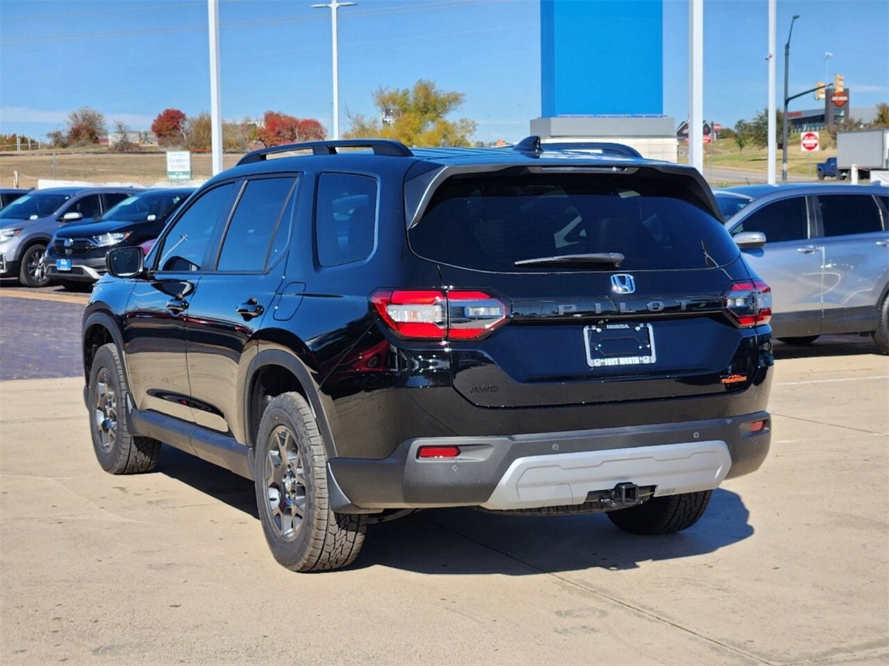 2025 Honda Pilot TrailSport photo 4