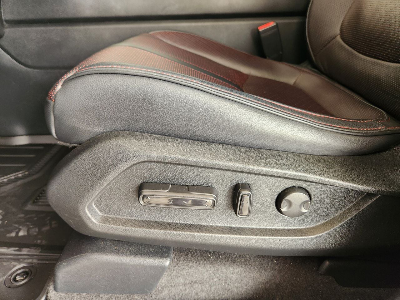 2025 Honda Pilot Black Edition - Photo 23