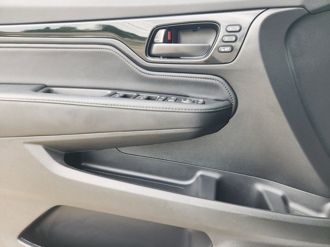 2025 Honda Odyssey Touring - Photo 22