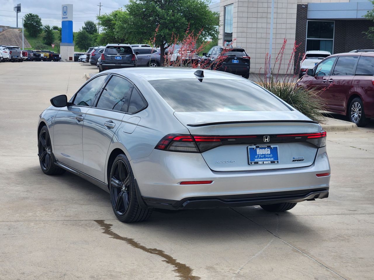 View vehicle photo 7