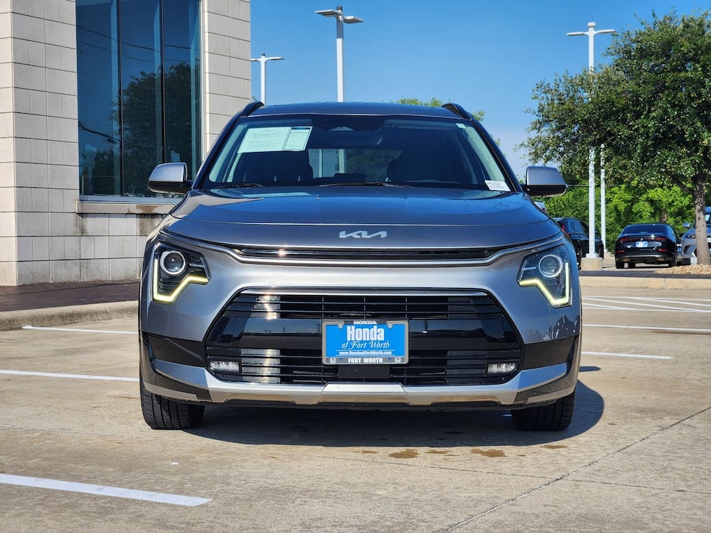 Used 2023 Kia Niro EX Touring SUV