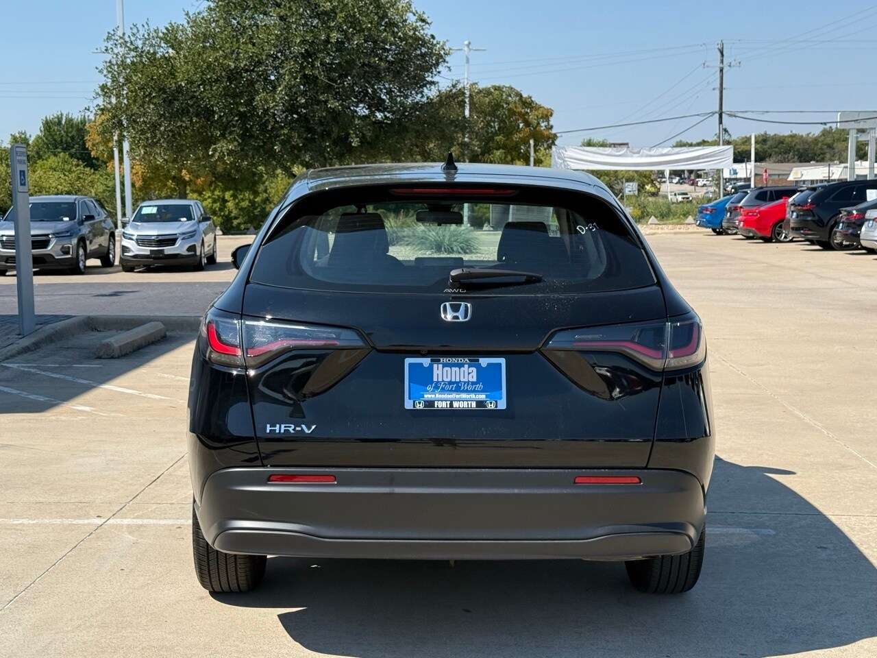 2025 Honda HR-V LX photo 3