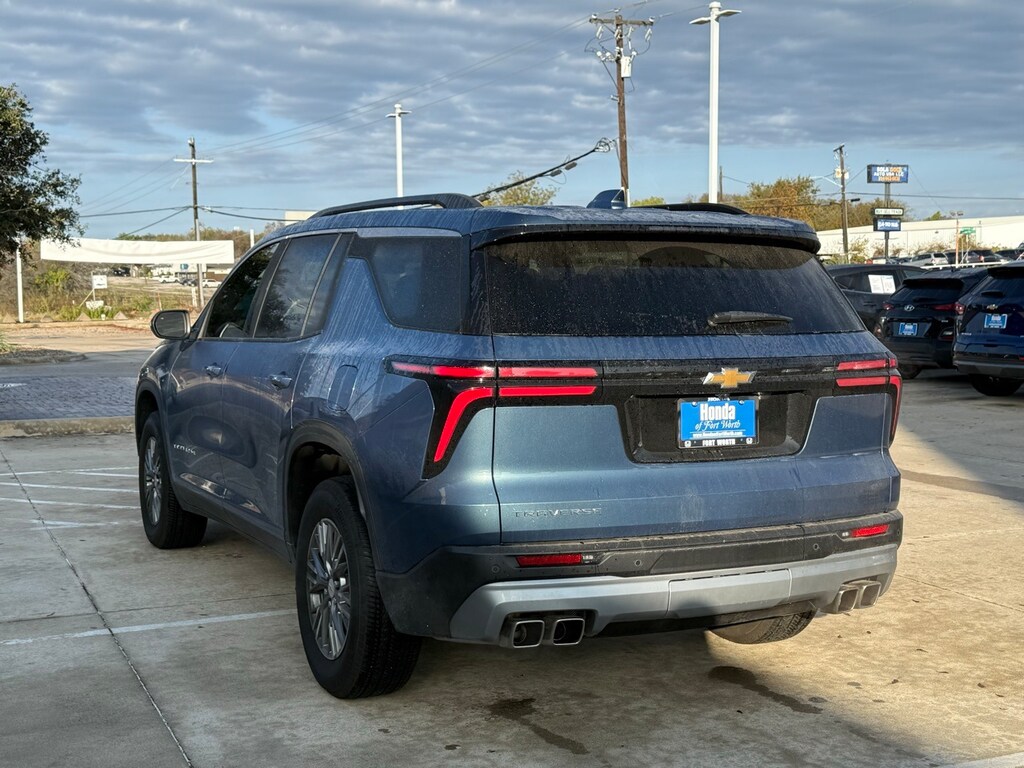 Used 2025 Chevrolet Traverse LT SUV