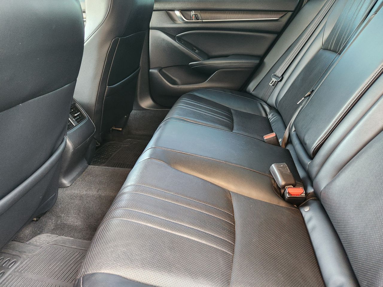 2018 Honda Accord Touring - Photo 29