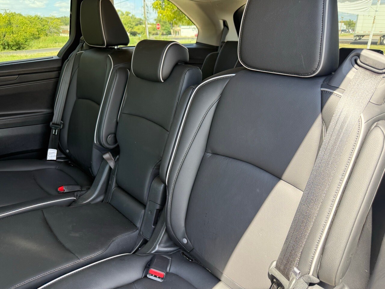 2025 Honda Odyssey Touring photo 4