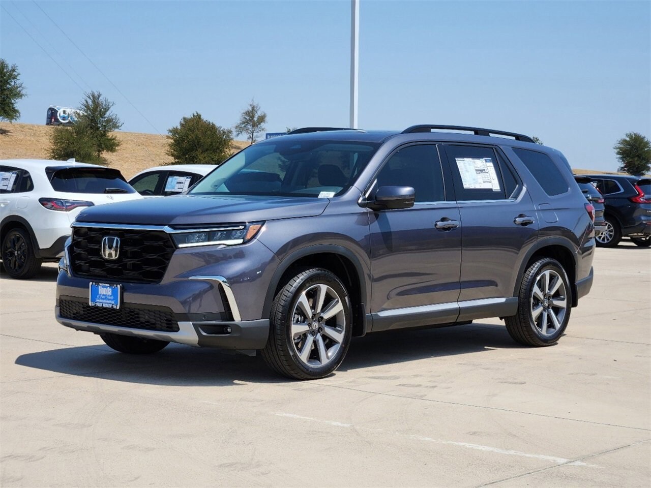2025 Honda Pilot Touring photo 2