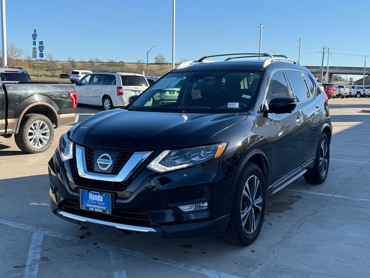 2017 Nissan Rogue SL's photo