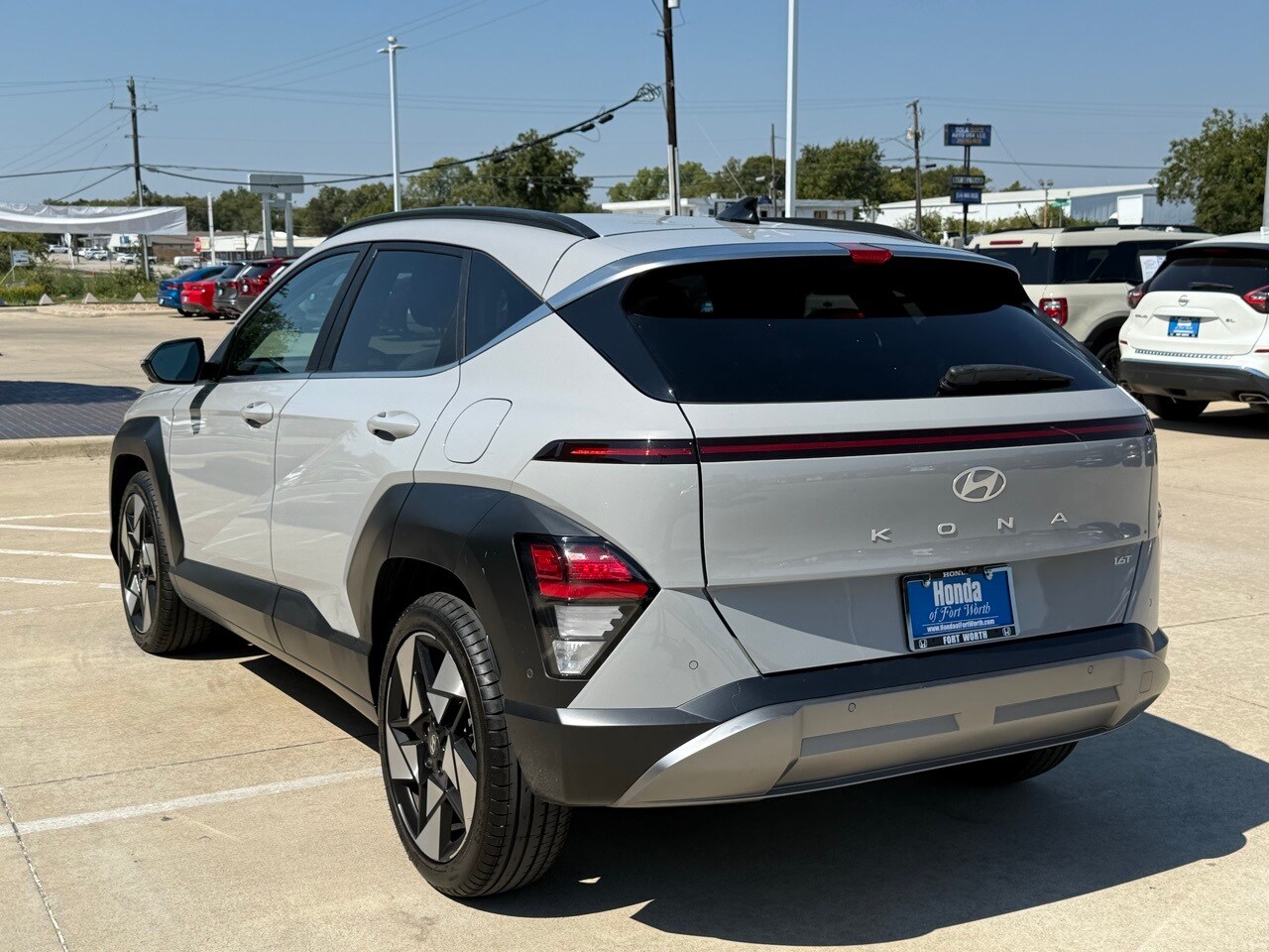 2024 Hyundai Kona Limited photo 2