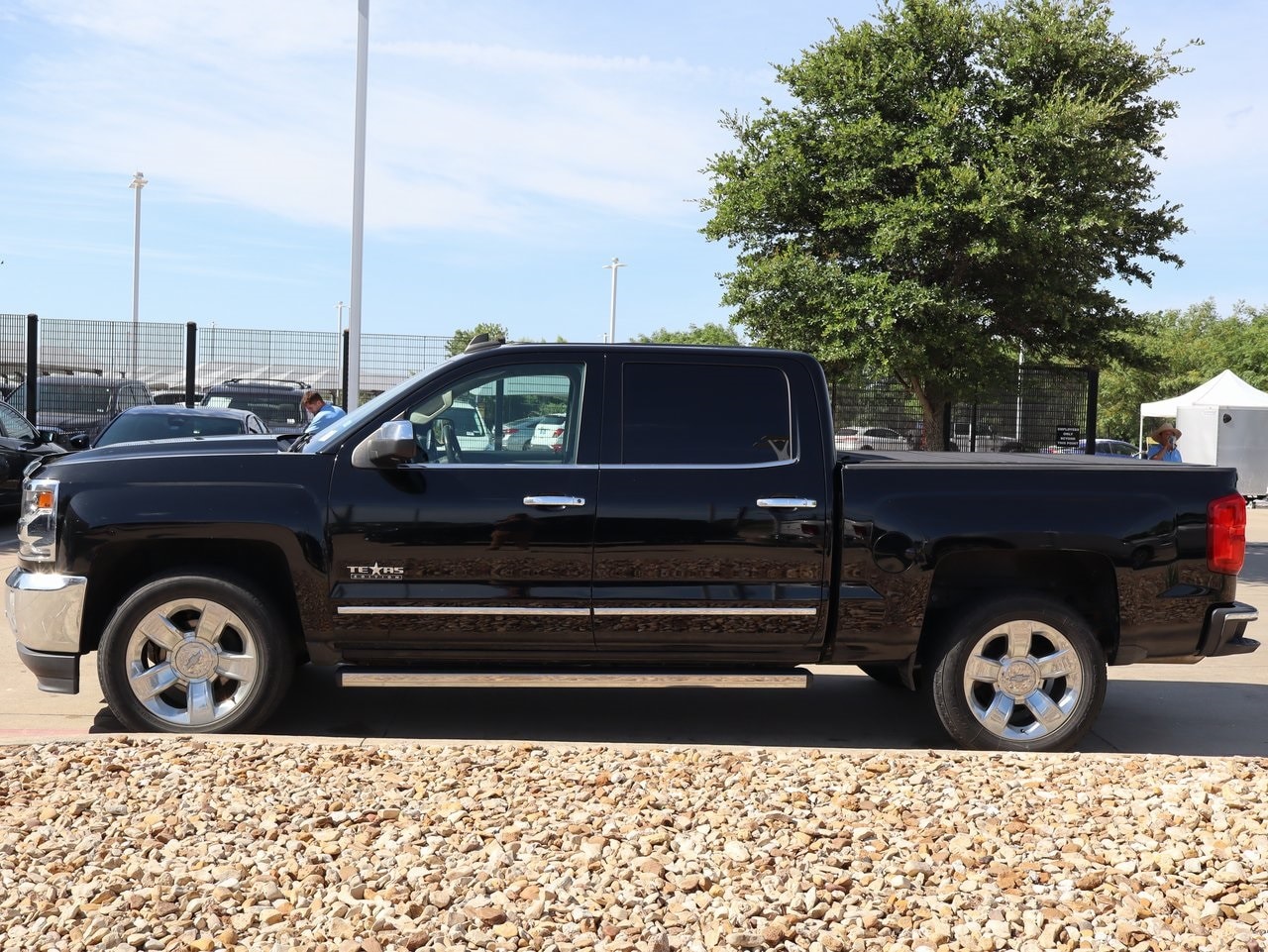 Used 2018 Chevrolet Silverado 1500 LTZ with VIN 3GCPCSEJ2JG406054 for sale in Fort Worth, TX