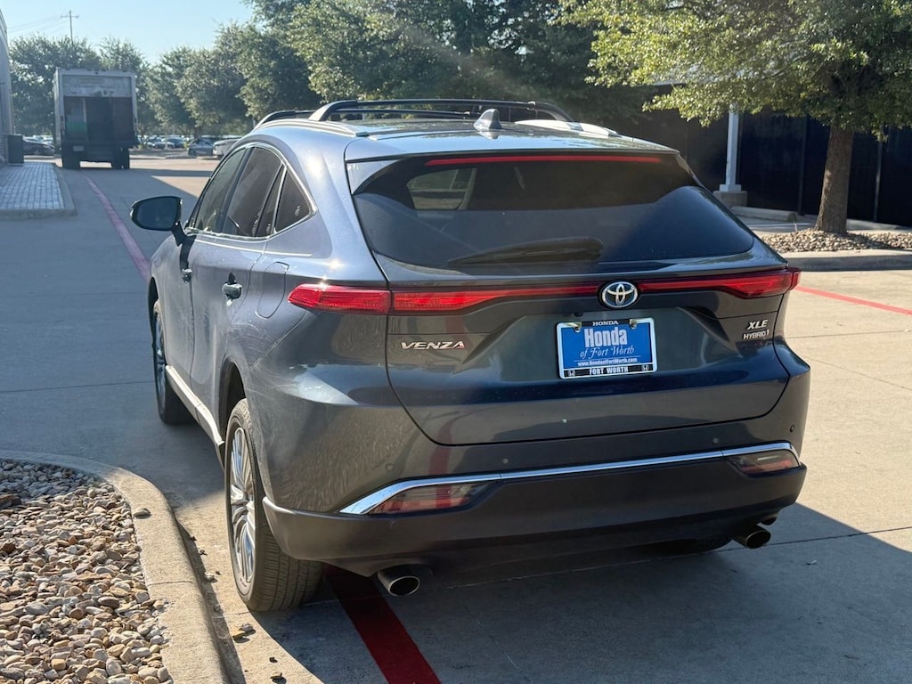 Used 2022 Toyota Venza XLE SUV