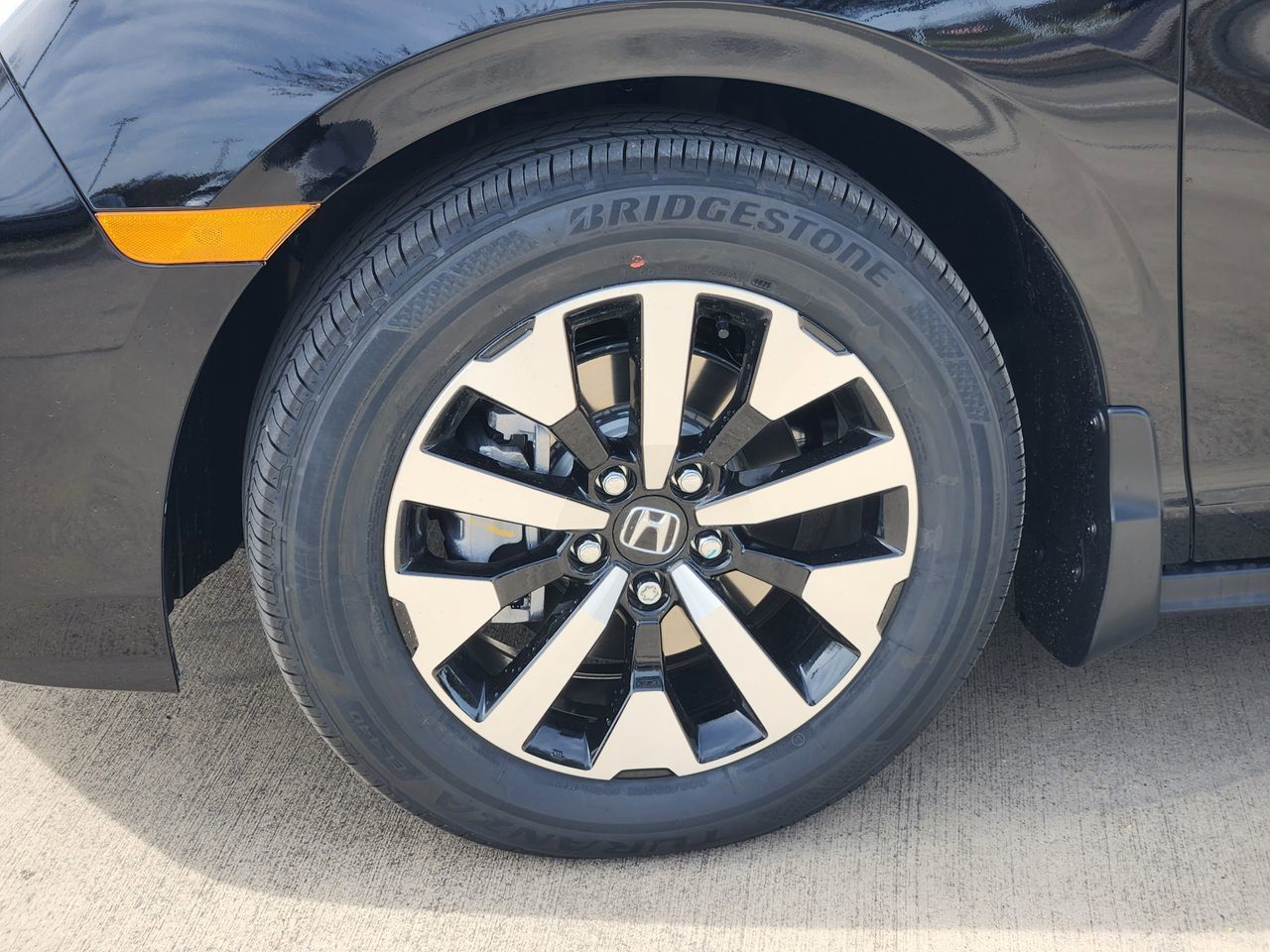 2026 Honda Odyssey EX-L - Photo 8