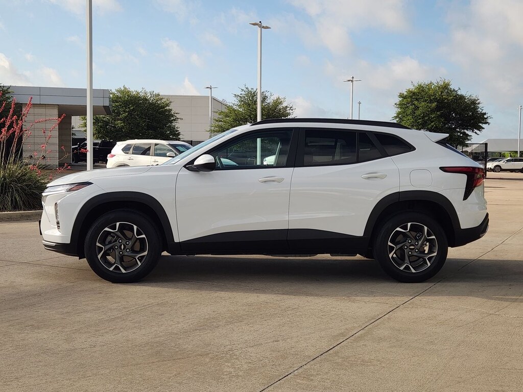 Used 2024 Chevrolet Trax LT SUV
