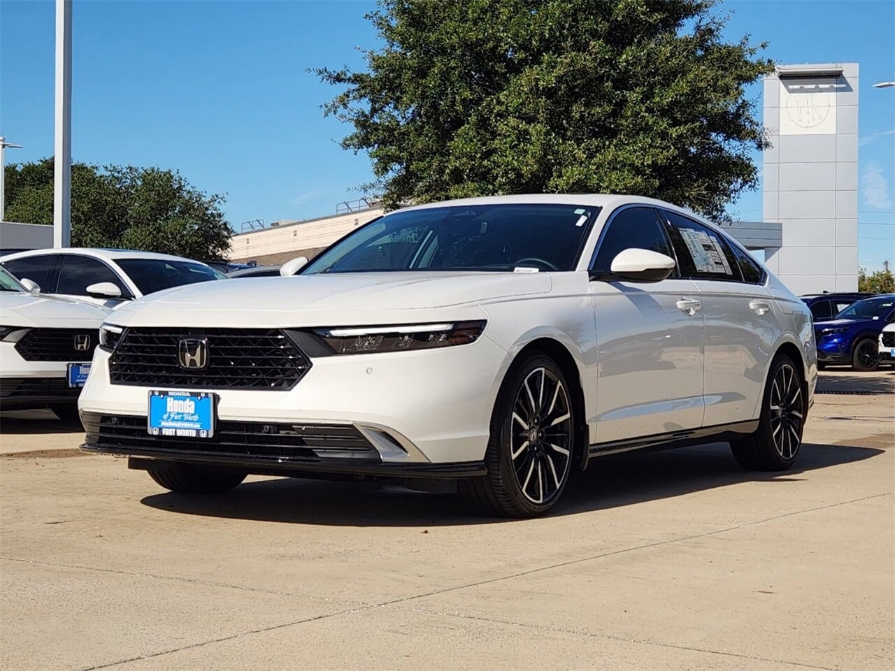 2025 Honda Accord Hybrid Touring photo 2
