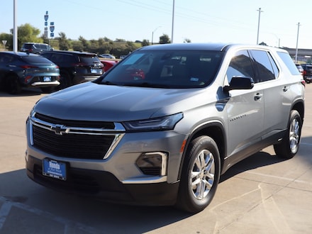 2023 Chevrolet Traverse LS SUV