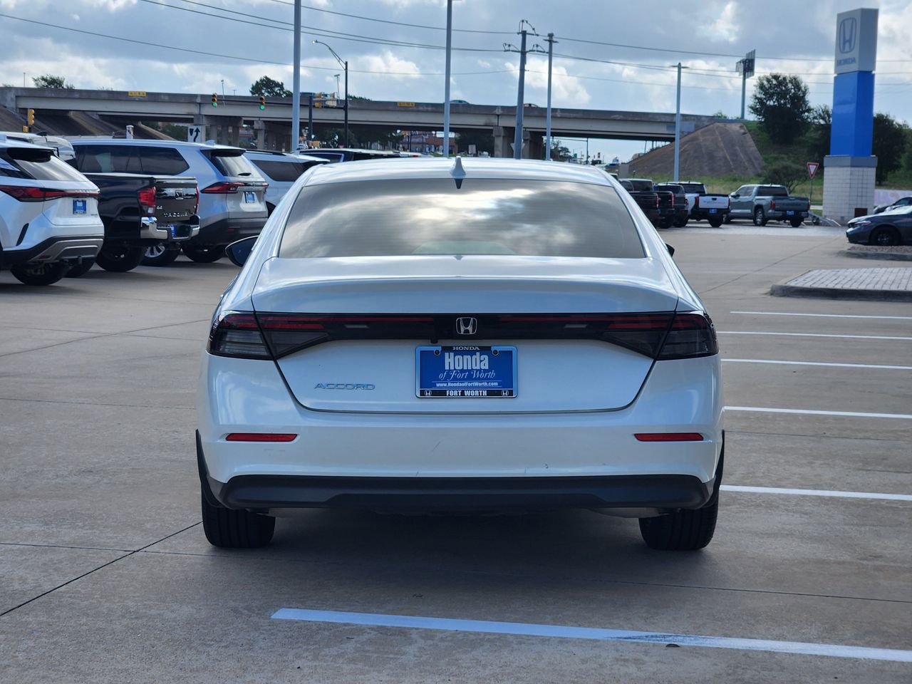 2023 Honda Accord EX - Photo 6