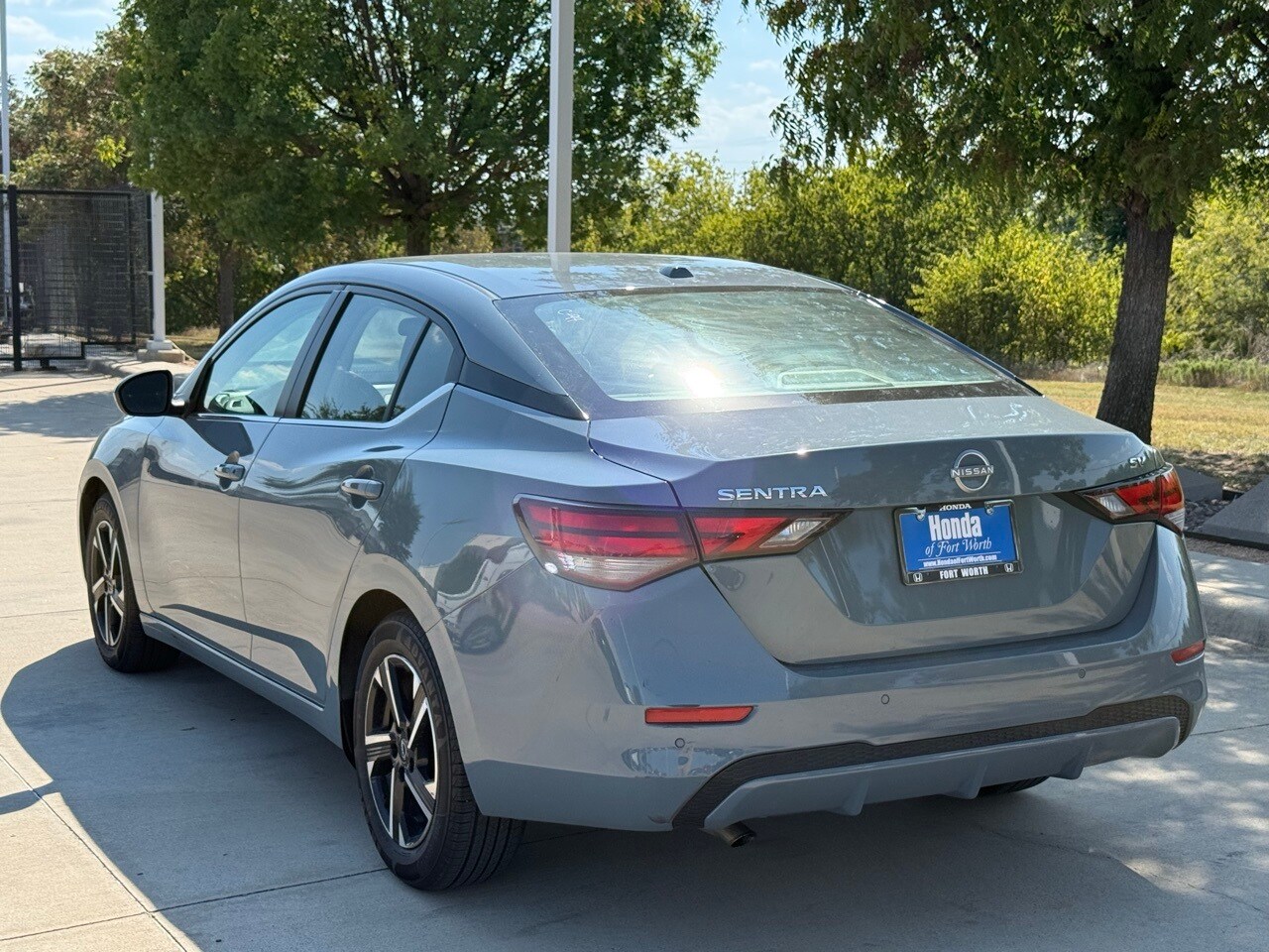 2024 Nissan Sentra SV photo 3