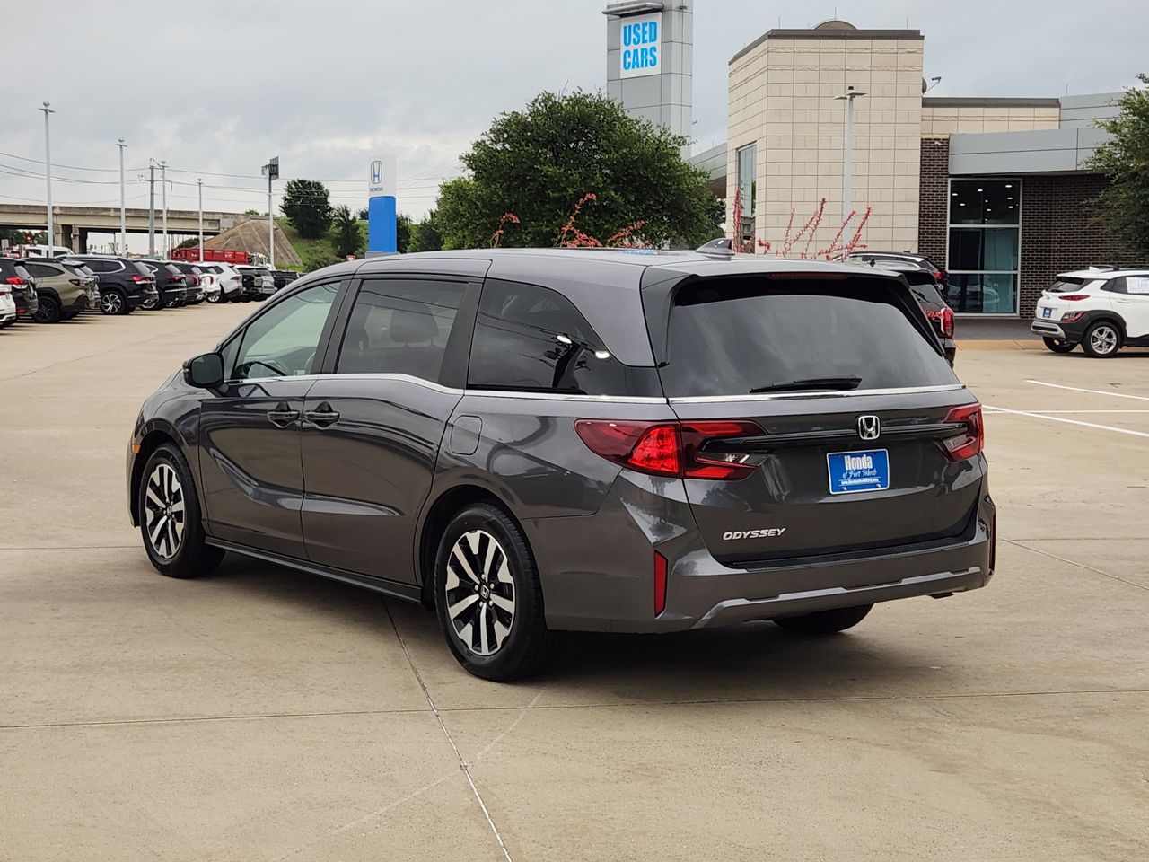 2025 Honda Odyssey EX-L - Photo 7