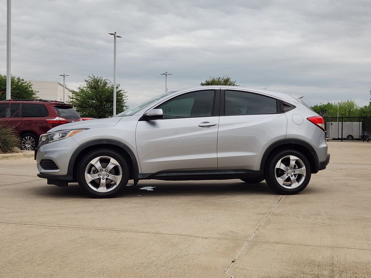 View vehicle photo 4