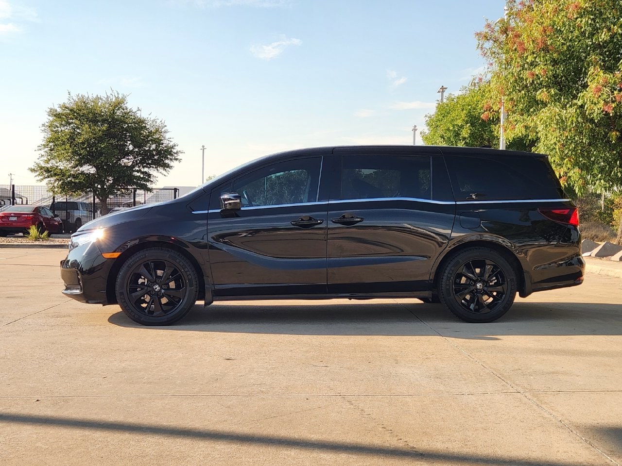 2024 Honda Odyssey SPORT - Photo 4