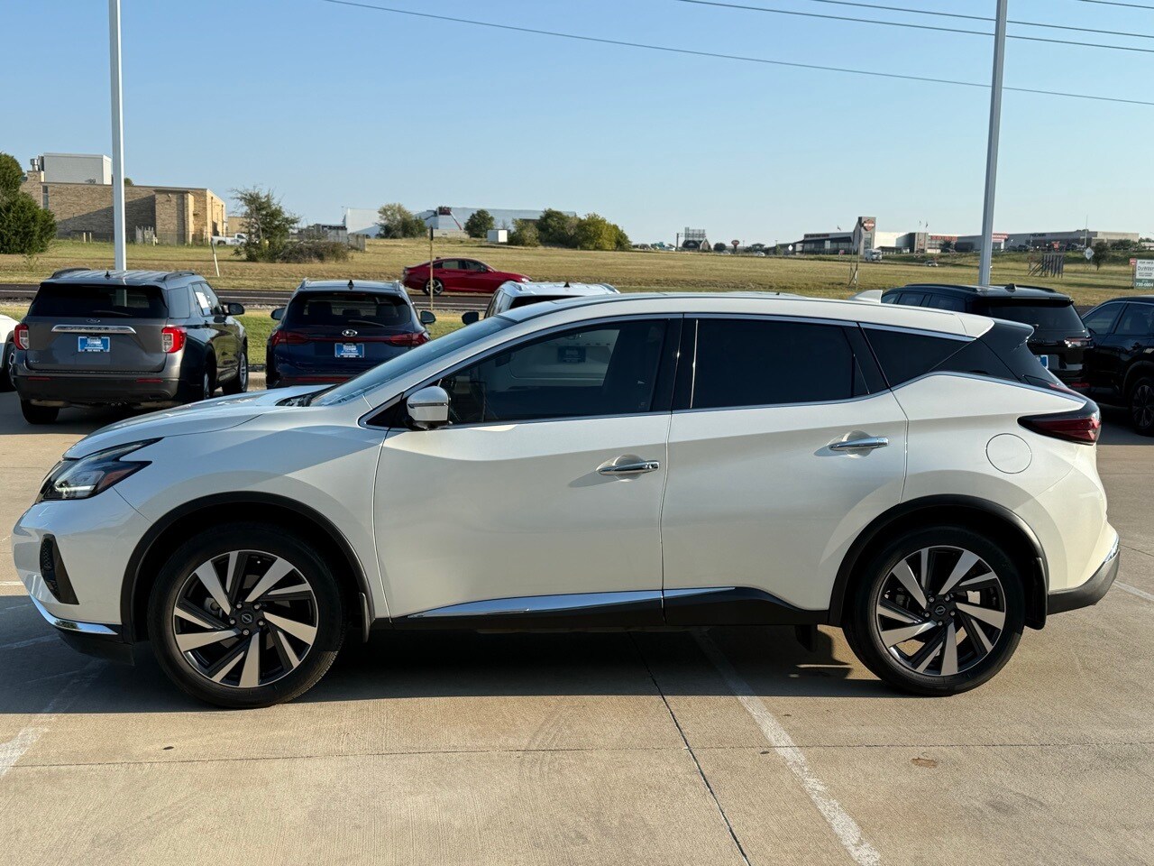 2023 Nissan Murano SL photo 2
