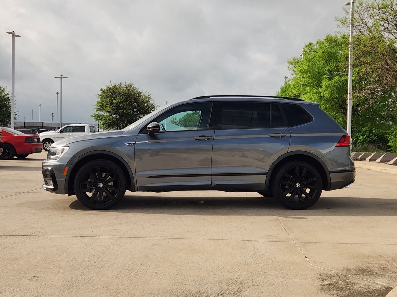 View vehicle photo 4