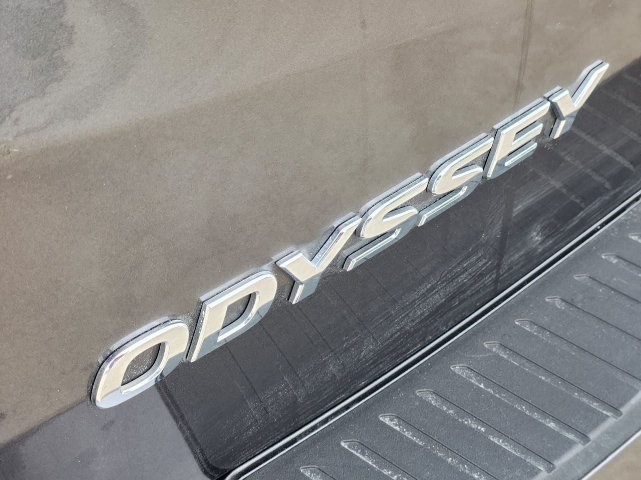 2025 Honda Odyssey EX-L - Photo 10