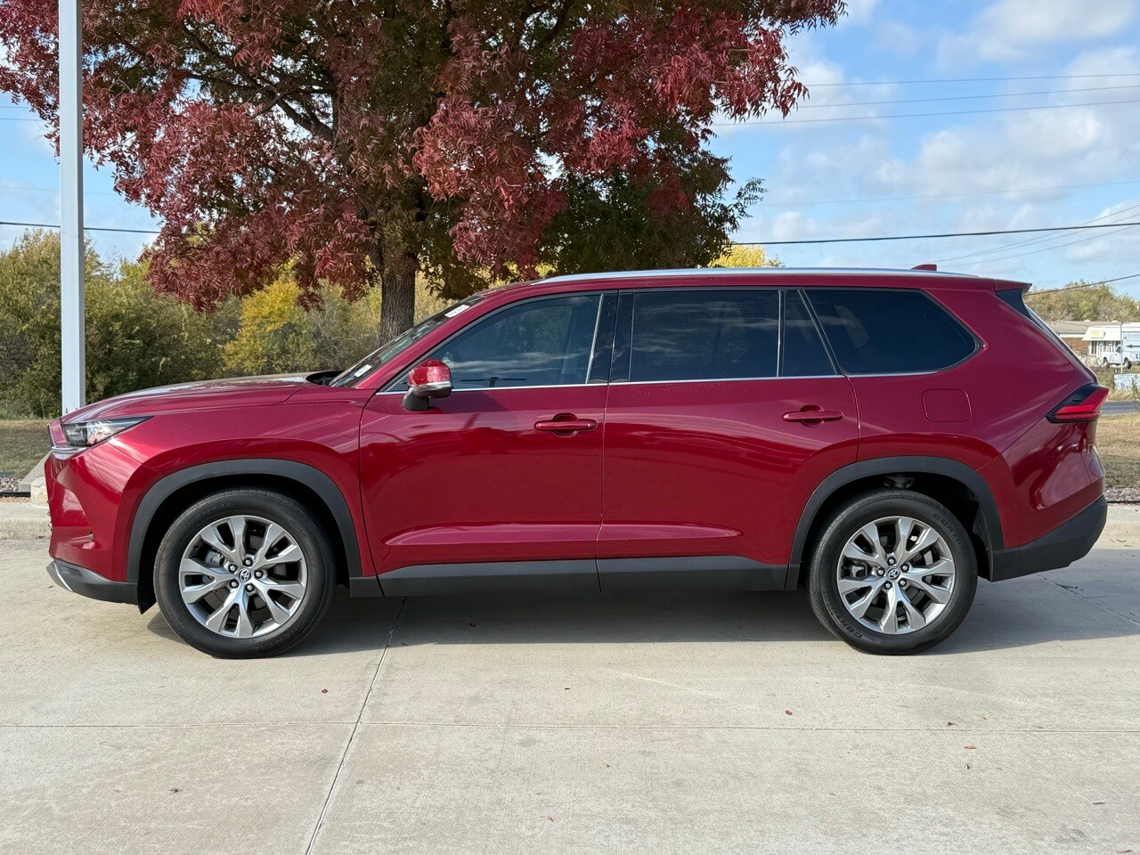 2024 Toyota Grand Highlander Limited photo 2