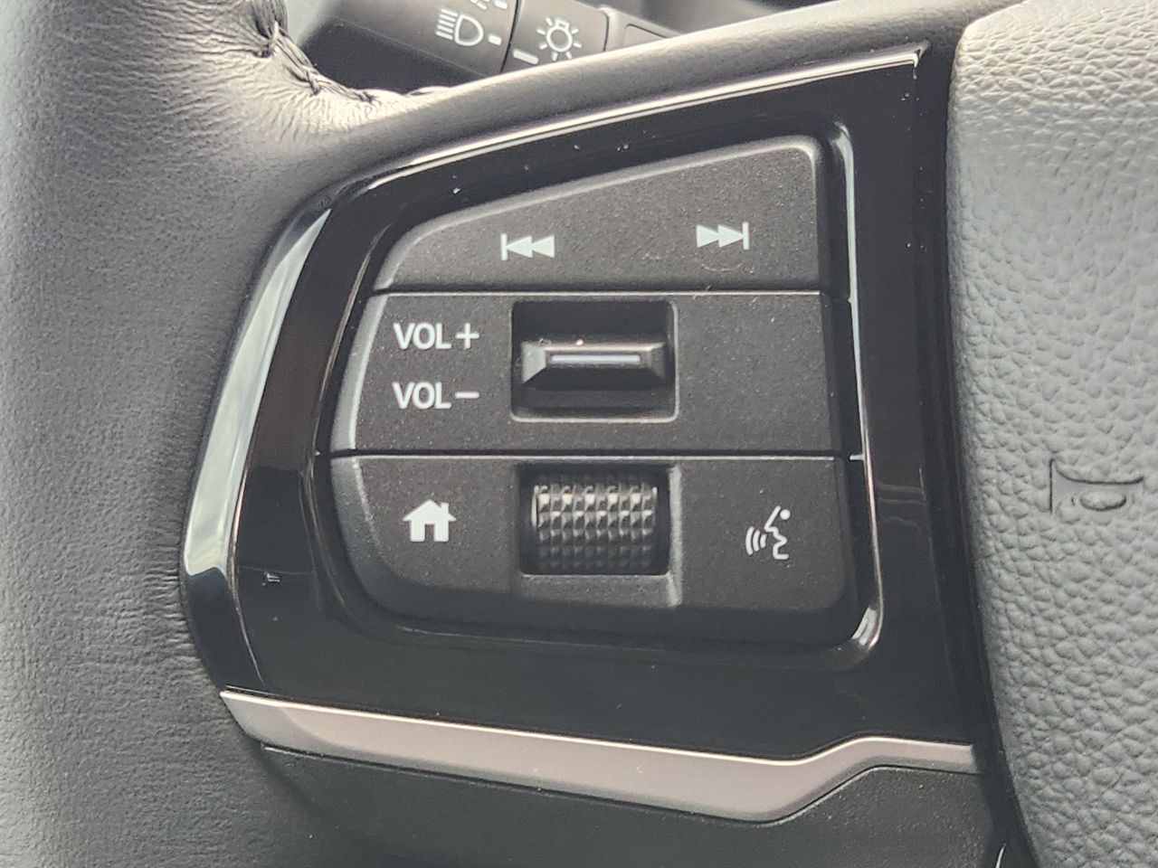 2025 Honda Odyssey Touring - Photo 27