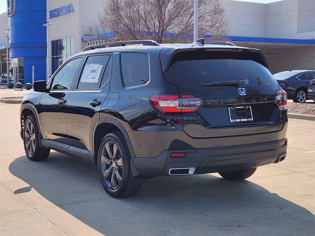 New 2025 Honda Pilot Sport SUV