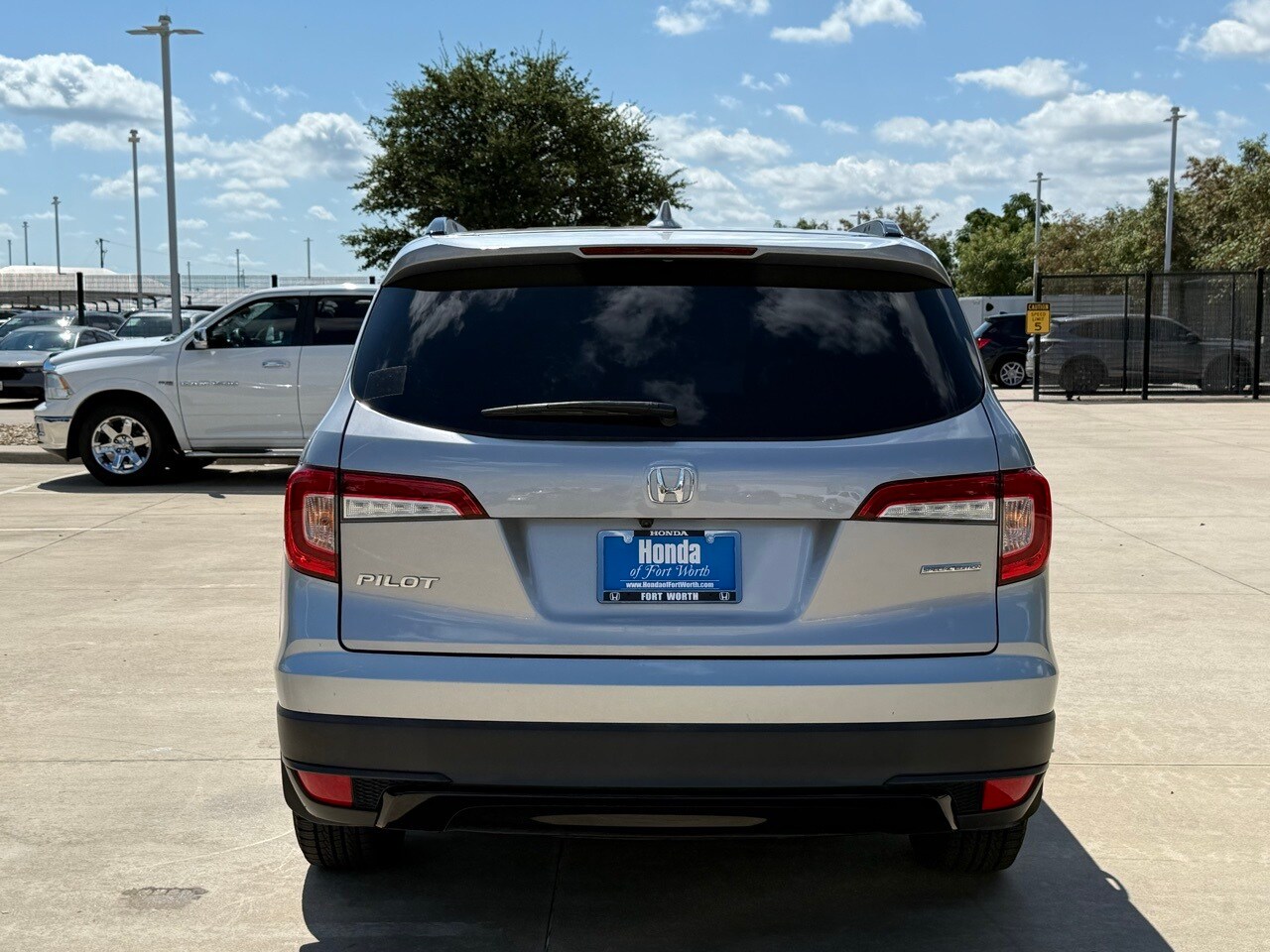 2021 Honda Pilot Special Edition photo 4